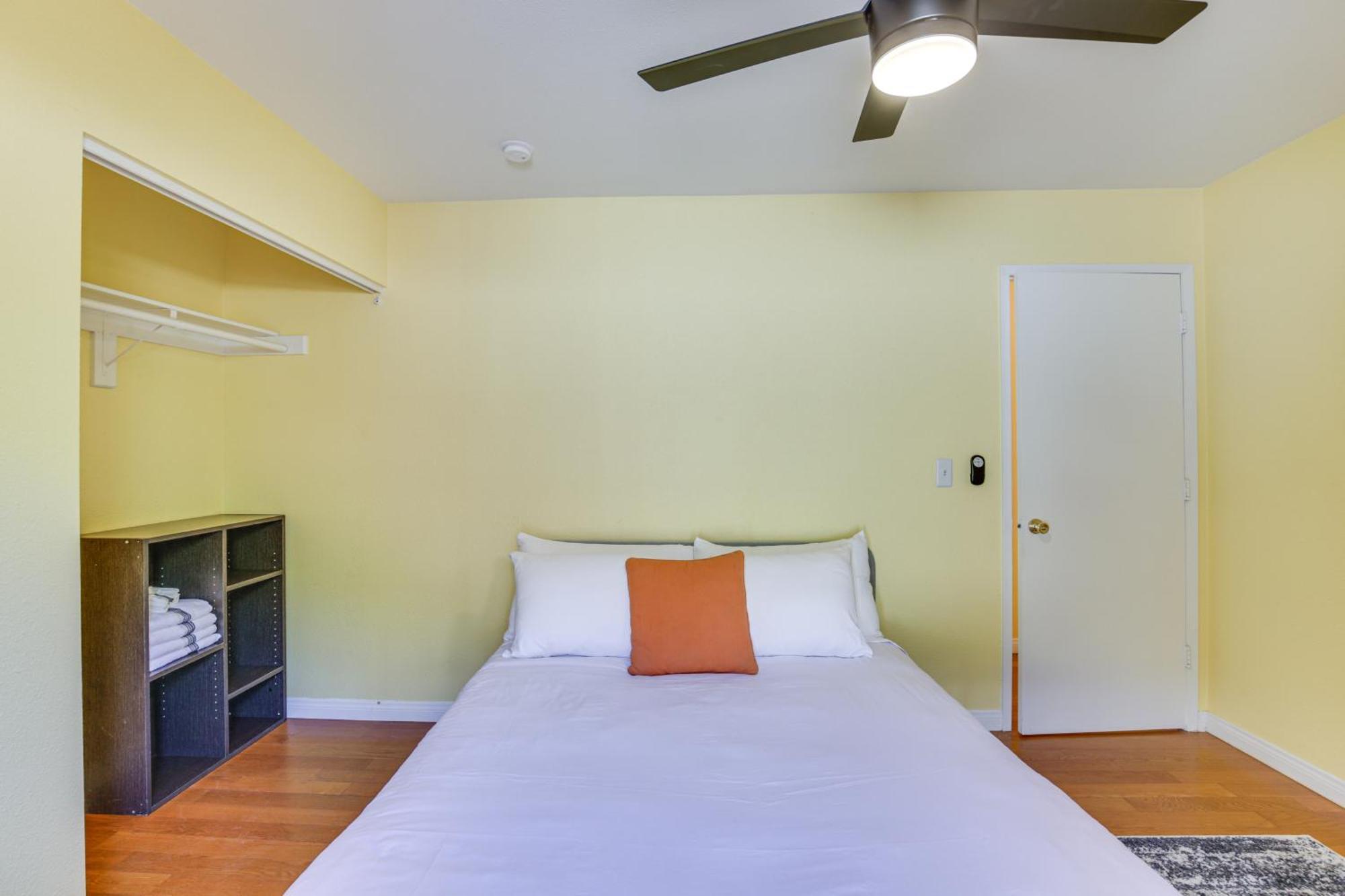 12 Mi To Downtown San Diego! Holiday home