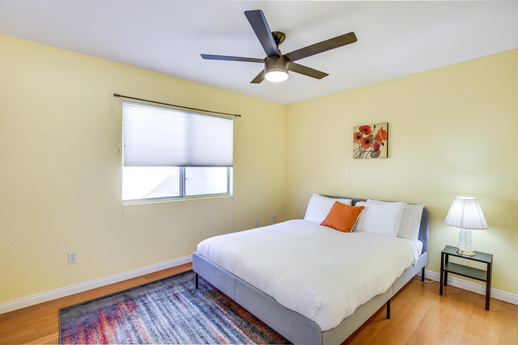 12 Mi To Downtown San Diego! Holiday home